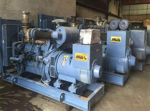 铜官发电机组带负载降电压是什么原因照成的？