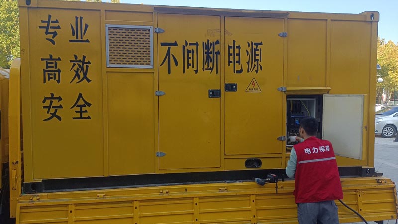 铜官柴油发电机组和UPS电源配合使用时，如何避免切换过程中的电力中断？